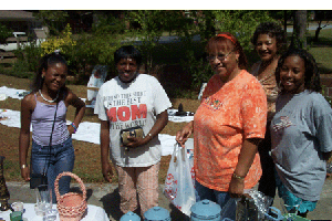 Na'kesh, Mom, Nita, Dot and Amber