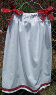 Pillowcase dress white w/red ribbon